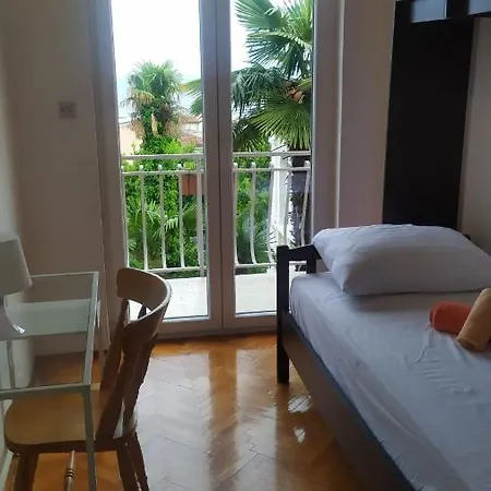 Apartment Vacation *